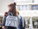 Cinco años sin respuesta: la suspensión de la declaración de los ex altos cargos de Ayuso y la resistencia de las víctimas