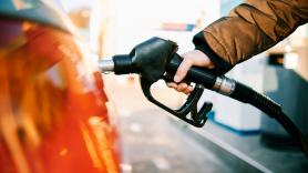 Adiós a las gasolineras: llega el aparato que produce casi 4 litros de gasolina al día solo con aire