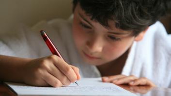 Un nuevo estudio confirma que el mejor método de aprendizaje para niños es justo el que han abandonado en este siglo